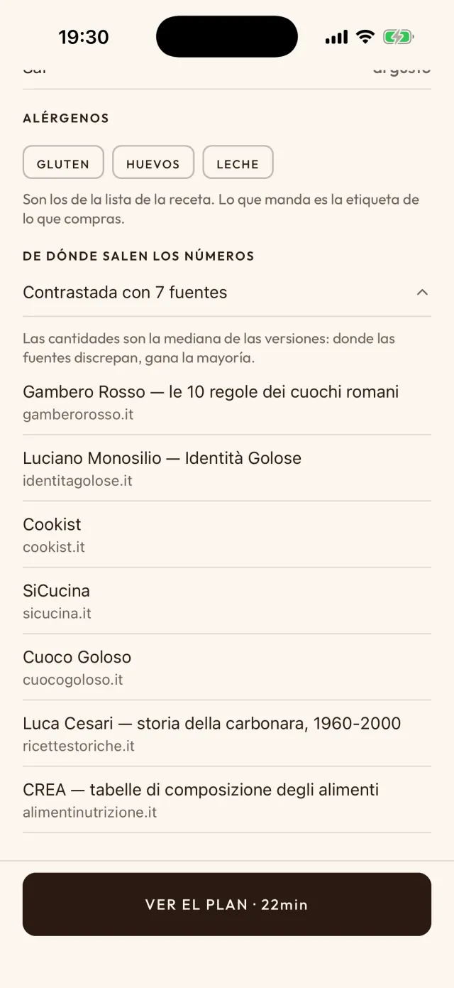 Las fuentes de la carbonara en la app: contrastada con 7 fuentes, de Gambero Rosso a Luciano Monosilio, de la historia de la carbonara de Luca Cesari a las tablas del CREA; las cantidades son la mediana de las versiones. Arriba, los alérgenos: gluten, huevos, leche.