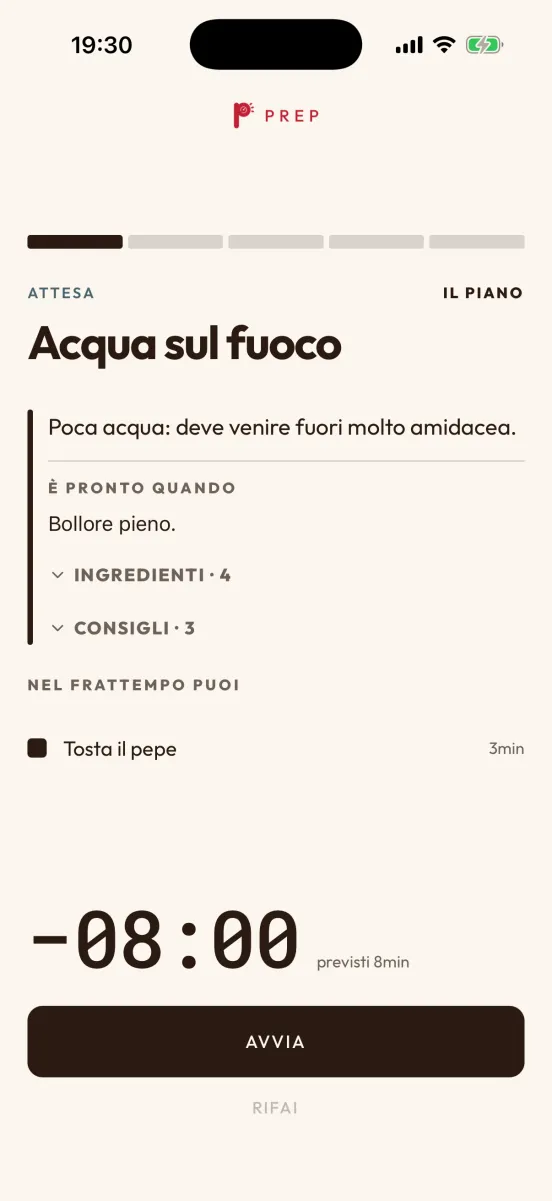 La cottura nell’app, primo passaggio: acqua sul fuoco, un’attesa; è pronto quando c’è il bollore pieno, e nel frattempo puoi tostare il pepe, 3 minuti. Il timer segna meno 8 minuti.